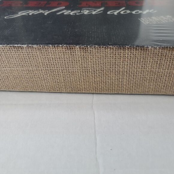 Big Sky Carvers Home Decor Placque Red Neck Girl - Picture 6 of 9